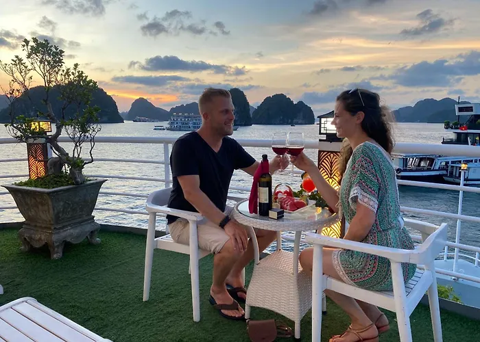 Sapphire Cruises Hạ Long