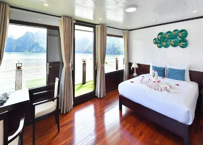  Sapphire Cruises