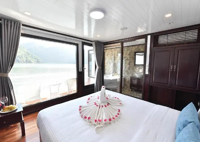 Sapphire Cruises Hạ Long