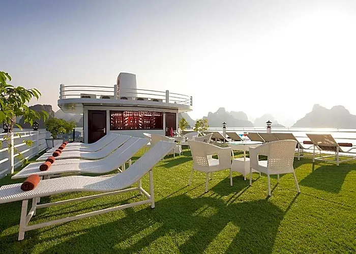 Sapphire Cruises 5* Hạ Long
