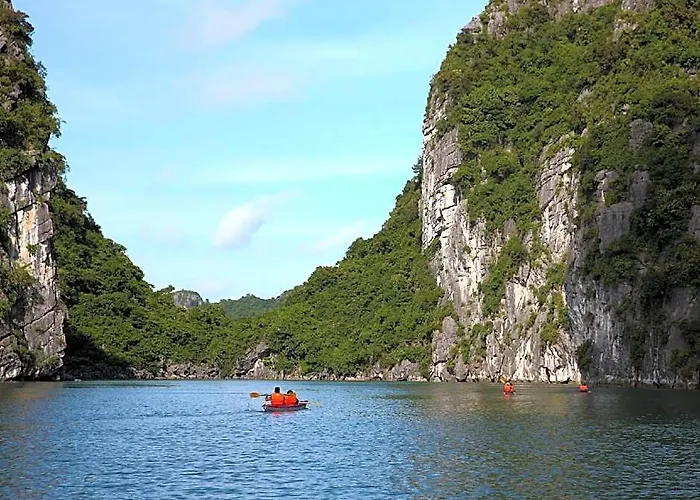Sapphire Cruises Hạ Long
