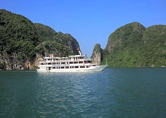 Sapphire Cruises 5* Hạ Long