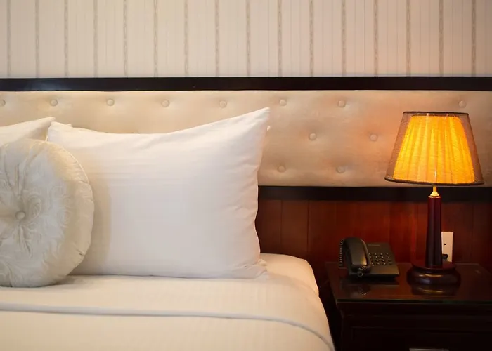 Sapphire Cruises Hạ Long