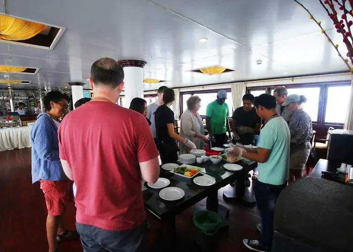  Sapphire Cruises Hạ Long